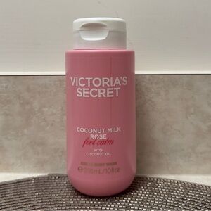 NEW Victoria's Secret Coconut Milk Rose Feel Calm Creamy Body Wash